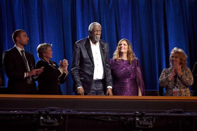 182体育app下载-埋藏在观众席上的丑陋：NBA球员遭遇的另一种攻击